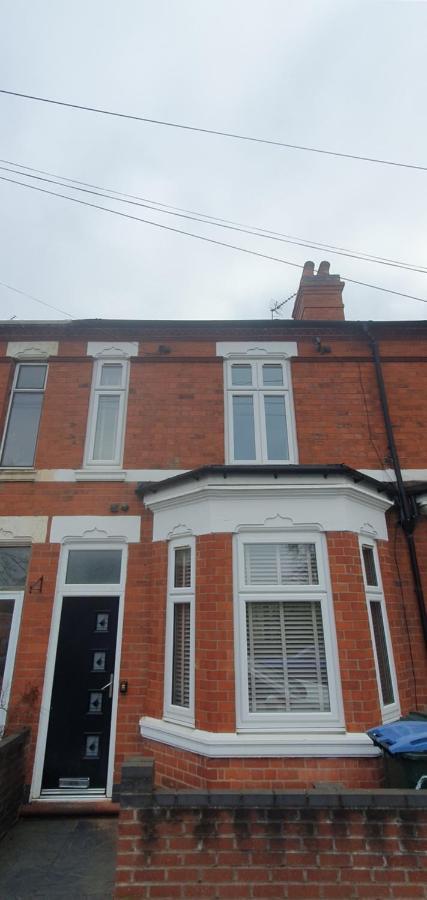 4 Bedroom, 6 Beds, 3 Bathrooms, Near Nec & Birmingham Airport, Business, Contractor And Family Friendly, Free Wi-Fi, Free Parking Coventry Exterior foto
