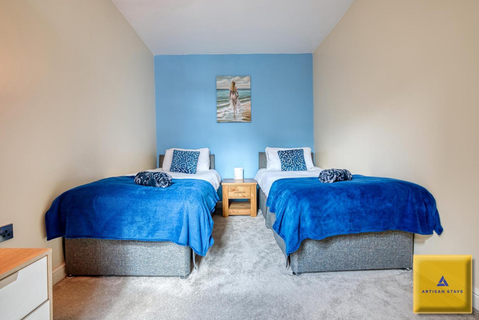 4 Bedroom, 6 Beds, 3 Bathrooms, Near Nec & Birmingham Airport, Business, Contractor And Family Friendly, Free Wi-Fi, Free Parking Coventry Exterior foto