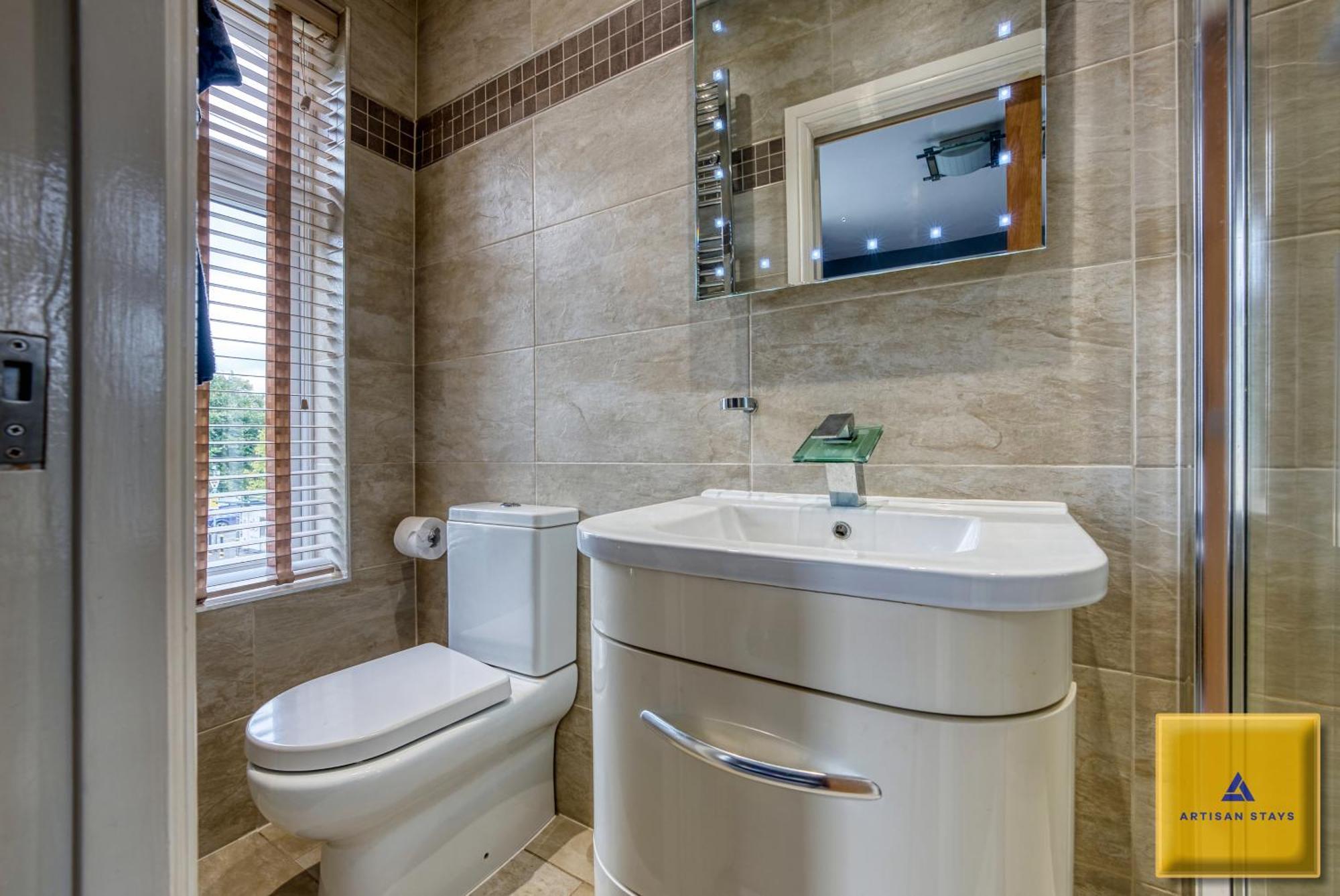 4 Bedroom, 6 Beds, 3 Bathrooms, Near Nec & Birmingham Airport, Business, Contractor And Family Friendly, Free Wi-Fi, Free Parking Coventry Exterior foto