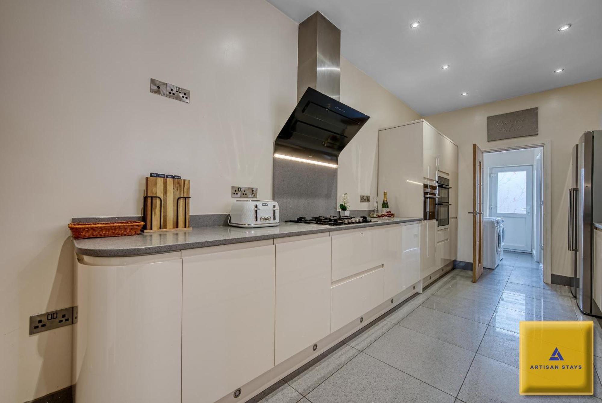 4 Bedroom, 6 Beds, 3 Bathrooms, Near Nec & Birmingham Airport, Business, Contractor And Family Friendly, Free Wi-Fi, Free Parking Coventry Exterior foto